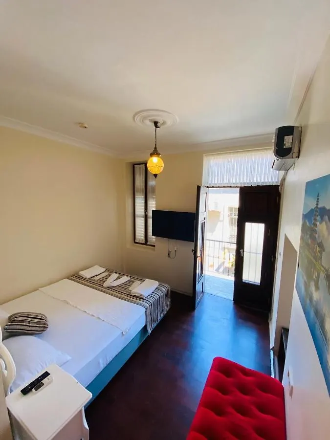 Maya Hotel Ve Cafe Konak